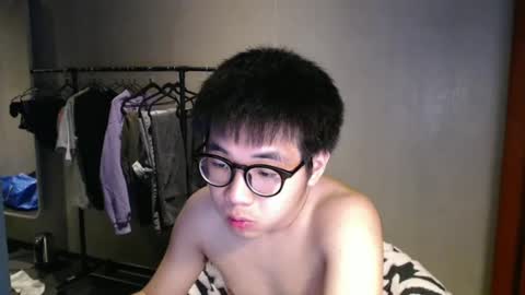 Snapshot of handsome_mannn chatting on February 23, 12:19 am handsome_mannn online show from February 23, 12:19 am