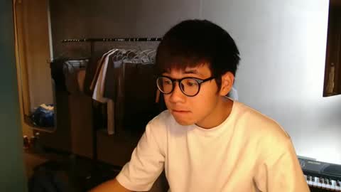 Snapshot of handsome_mannn chatting on October 3, 2:03 pm handsome_mannn online show from October 3, 2:03 pm