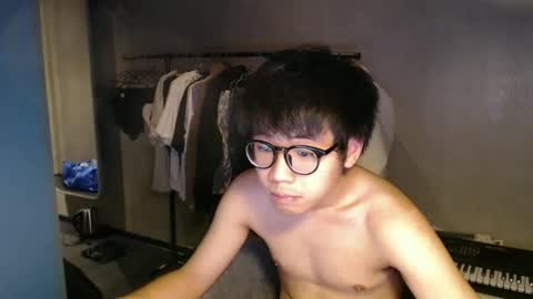 Snapshot of handsome_mannn chatting on October 25, 8:47 pm handsome_mannn online show from October 25, 8:47 pm