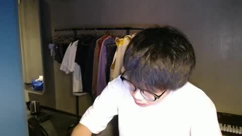 Snapshot of handsome_mannn chatting on December 3, 2:08 am handsome_mannn online show from December 3, 2:08 am