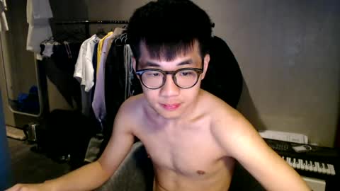 handsome_mannn online show from July 3, 12:06 am