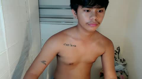 Snapshot of handsome_vanana chatting on February 16, 12:19 am handsome_vanana online show from February 16, 12:19 am