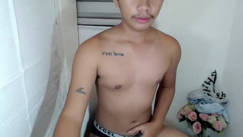 Snapshot of handsome_vanana chatting on February 16, 6:32 pm handsome_vanana online show from February 16, 6:32 pm