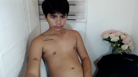 Snapshot of handsome_vanana chatting on February 18, 3:21 pm handsome_vanana online show from February 18, 3:21 pm