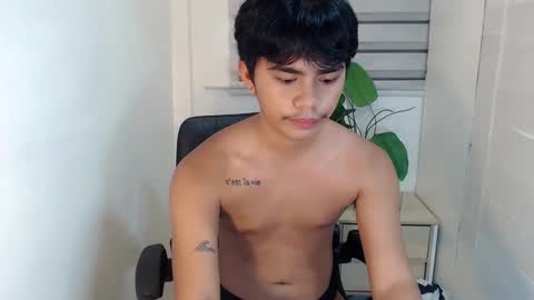 Snapshot of handsome_vanana chatting on February 19, 2:44 pm handsome_vanana online show from February 19, 2:44 pm