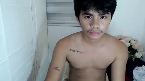 Snapshot of handsome_vanana chatting on February 20, 6:28 am handsome_vanana online show from February 20, 6:28 am