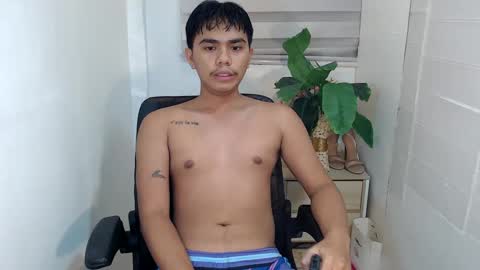 Snapshot of handsome_vanana chatting on March 1, 12:12 pm handsome_vanana online show from March 1, 12:12 pm