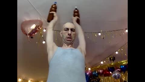 Snapshot of handsomealfie chatting on January 14, 2:28 am HandsomeAlfie online show from January 14, 2:28 am