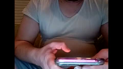 Handsomedaddy198923 online show from March 4, 4:18 am