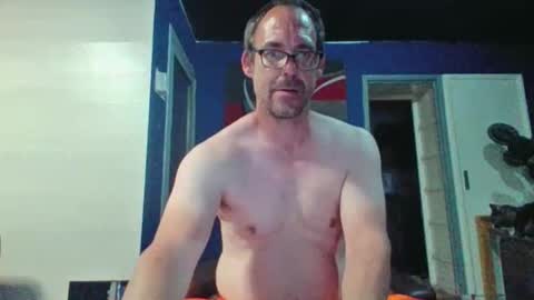 handsomeguy4ever online show from May 4, 7:32 pm
