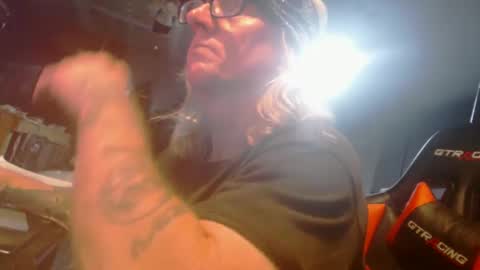 Handystudman online show from December 18, 8:53 am