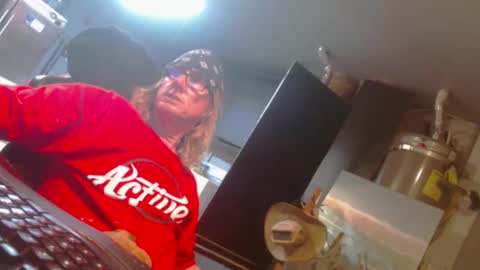 Handystudman online show from December 25, 9:56 am