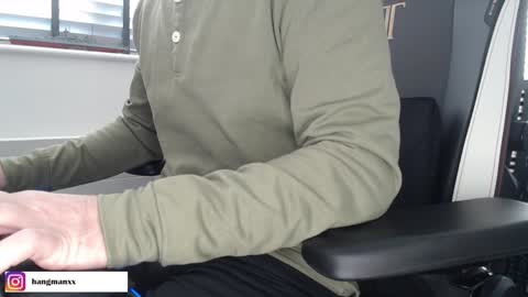 Snapshot of hangman73 chatting on January 14, 9:35 am Hangman online show from January 14, 9:35 am