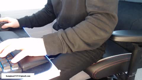 Snapshot of hangman73 chatting on January 27, 11:22 am Hangman online show from January 27, 11:22 am