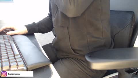 Snapshot of hangman73 chatting on January 29, 10:37 am Hangman online show from January 29, 10:37 am