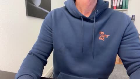 hanky online show from December 19, 9:27 am