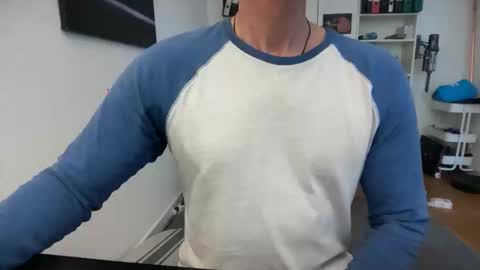 hanky online show from March 30, 9:43 am