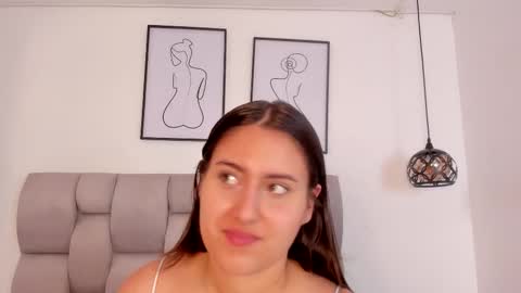 hanna__evans_ online show from November 5, 12:38 pm