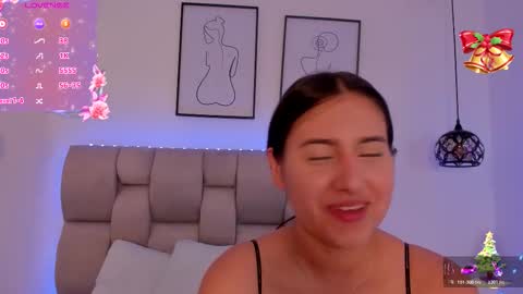 hanna__evans_ online show from December 18, 12:33 pm