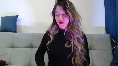 Snapshot of hanna__jones7 chatting on December 3, 2:30 am Hanna online show from December 3, 2:30 am