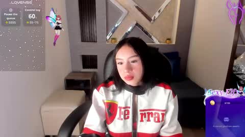 Snapshot of hanna_bloomm chatting on June 7, 11:58 am Hanna online show from June 7, 11:58 am