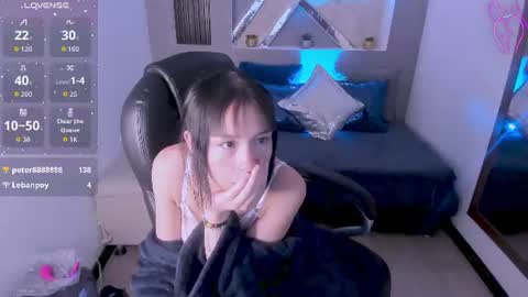 Snapshot of hanna_bloomm chatting on June 11, 2:59 pm Hanna online show from June 11, 2:59 pm