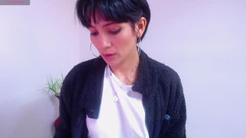 Sara online show from December 31, 2:03 pm