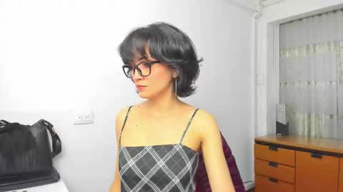 Sara online show from October 1, 2:23 pm