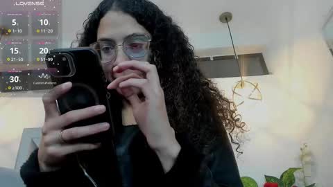 HANNA online show from November 30, 1:15 pm