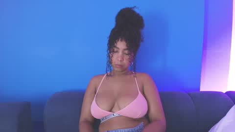 Snapshot of hanna_cupper chatting on October 31, 11:00 am Hanna online show from October 31, 11:00 am