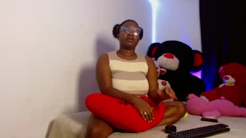 Snapshot of hanna_ebony_x chatting on June 3, 3:42 am HANNA 3 online show from June 3, 3:42 am