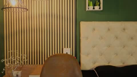 Snapshot of hanna_gatess chatting on November 7, 12:16 pm ANA online show from November 7, 12:16 pm