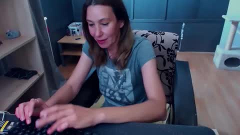 Snapshot of hanna_ha chatting on May 21, 10:22 am hanna_ha online show from May 21, 10:22 am