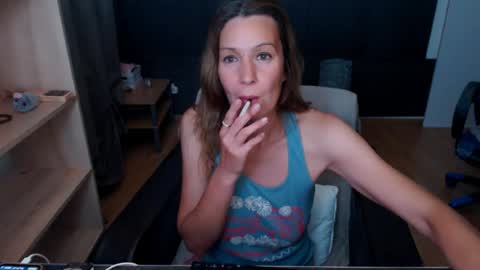 Snapshot of hanna_ha chatting on June 25, 8:02 pm hanna_ha online show from June 25, 8:02 pm