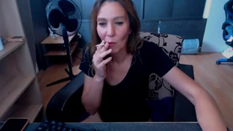 Snapshot of hanna_ha chatting on July 12, 4:20 pm hanna_ha online show from July 12, 4:20 pm