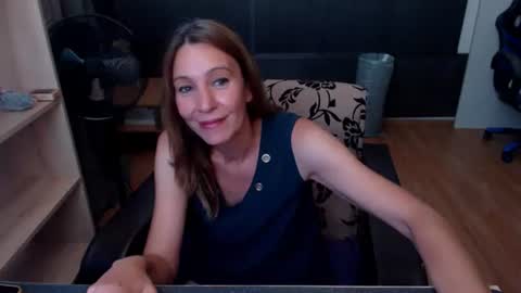 Snapshot of hanna_ha chatting on July 15, 7:41 pm hanna_ha online show from July 15, 7:41 pm