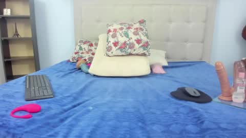 hanna_hornyx20 online show from May 15, 11:12 pm