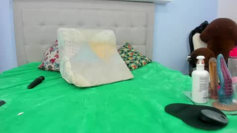 hanna_hornyx20 online show from July 12, 1:29 am