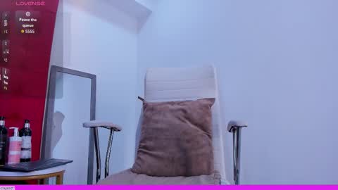 Snapshot of hanna_jadidi chatting on December 15, 9:41 pm Hanna online show from December 15, 9:41 pm