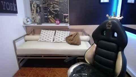 hanna_lamber online show from December 4, 2:31 am