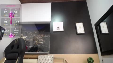 hanna_lamber online show from December 22, 3:44 pm