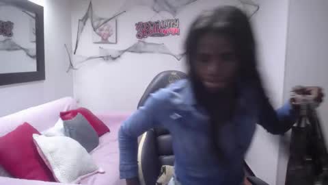 hanna_lamber online show from October 18, 11:11 am