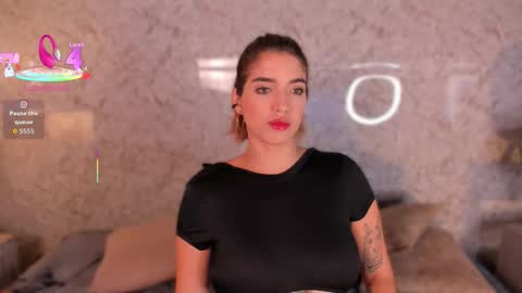 Hanna  online show from December 21, 1:40 pm