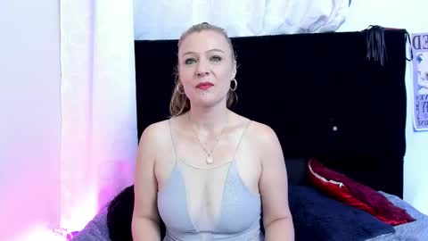 hanna_vell11 online show from February 3, 3:15 am