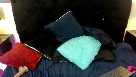hanna_vell11 online show from June 24, 1:15 am