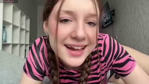 hanna_webber online show from June 12, 10:36 am