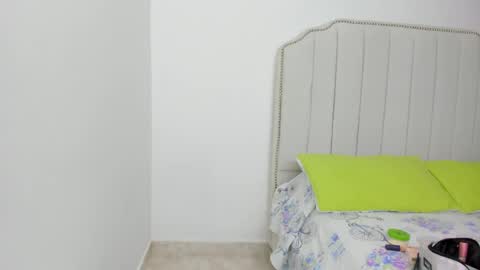 Hanna online show from February 24, 3:42 pm