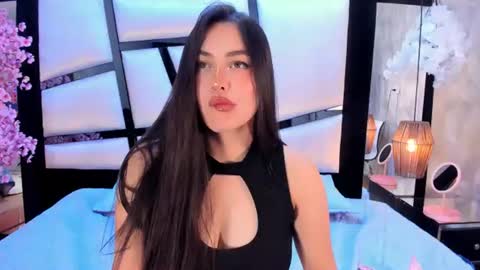 hannacollins_2 online show from July 25, 1:19 pm
