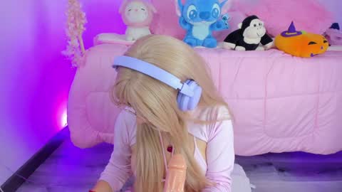 hannacutegod online show from March 29, 5:18 am