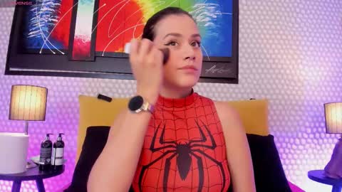 Hanna online show from November 28, 3:42 am